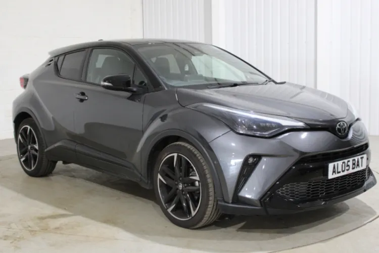Toyota C-HR photo 1
