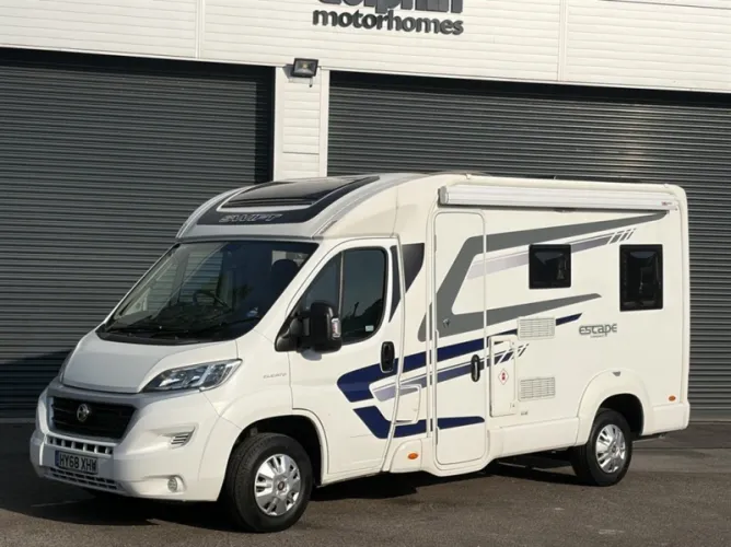 2018 Your selected motorhomes to photo 1