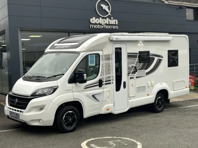 2021 Your selected motorhomes to photo 1