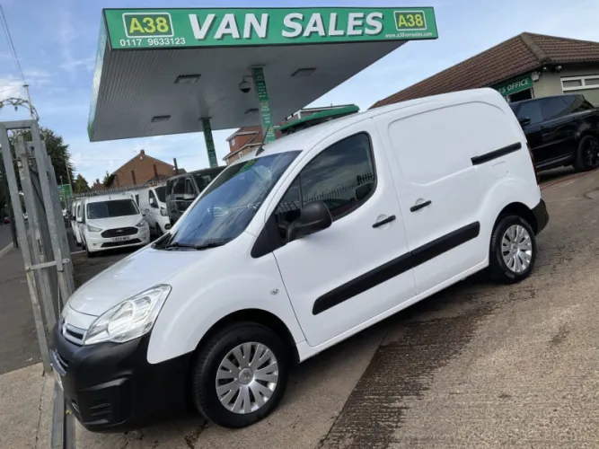 2018 Vehicle Exterior Colour photo 1