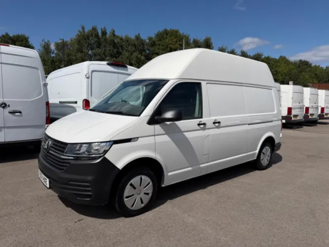 2021 VOLKSWAGEN TRANSPORTER photo 1