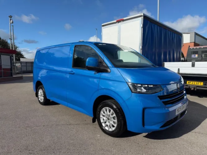 2025 VOLKSWAGEN TRANSPORTER photo 1