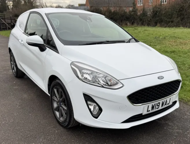 2019 FORD FIESTA VAN photo 1