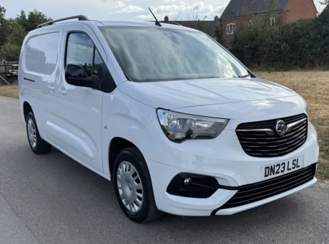 2023 VAUXHALL COMBO photo 1
