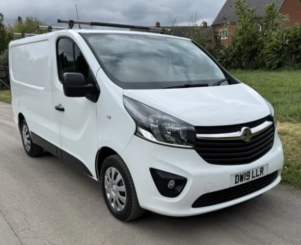 2019 VAUXHALL VIVARO photo 1