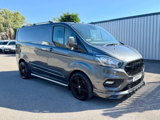 2019 Ford Transit Custom photo 1