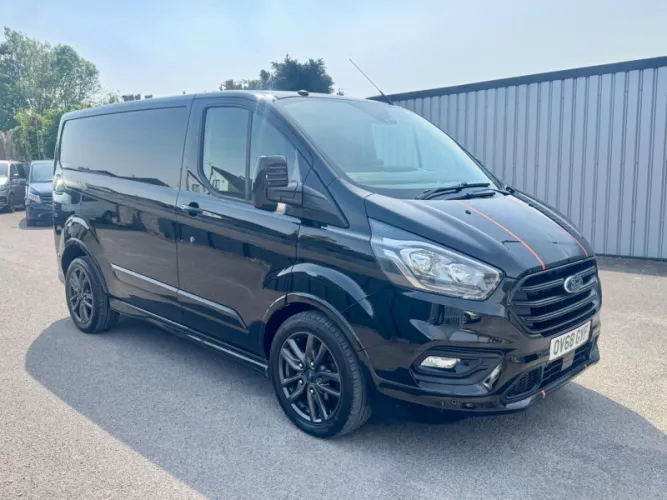 2019 Ford Transit Custom photo 1
