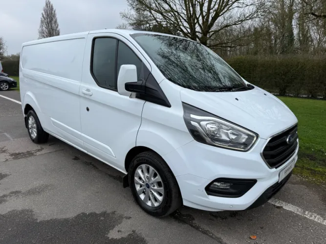 2023 Ford Transit Custom photo 1
