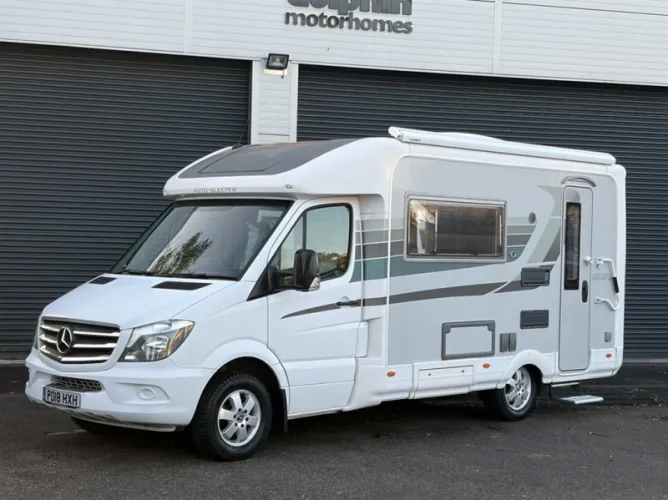 2018 Your selected motorhomes to photo 1