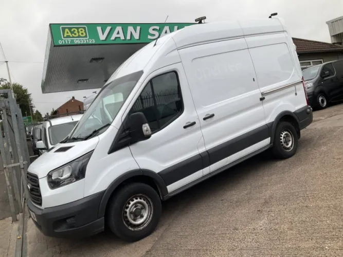 2019 Vehicle Exterior Colour photo 1