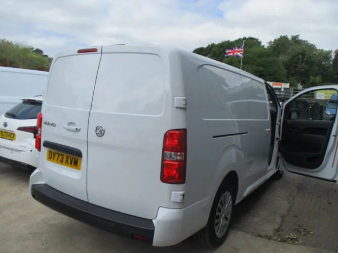 2023 VAUXHALL VIVARO photo 1