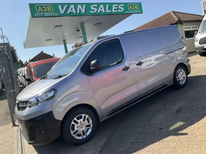 2022 Vehicle Exterior Colour photo 1