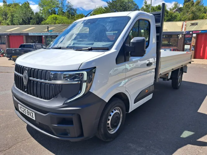 2025 Renault Master photo 1