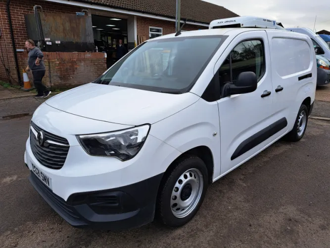 2021 Vauxhall Combo photo 1