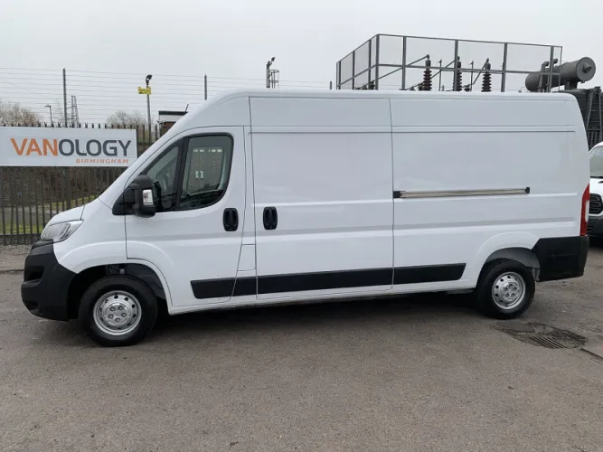 2025 Citroen Relay photo 1