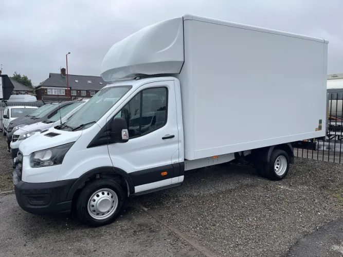 Ford Transit photo 1