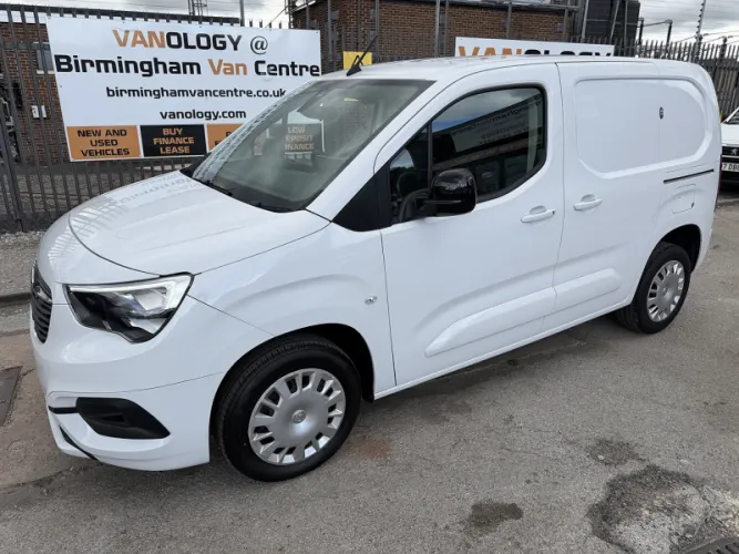 2021 Vauxhall Combo photo 1