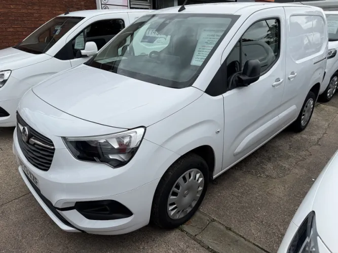 2023 Vauxhall Combo photo 1