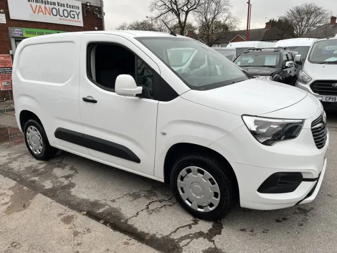2021 Vauxhall Combo photo 1