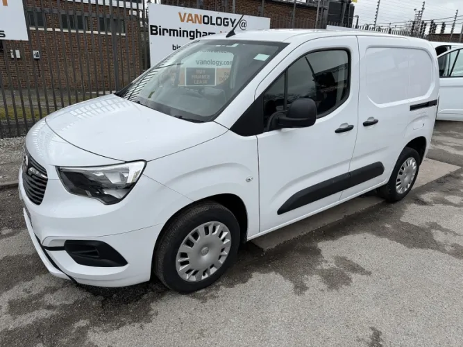 2020 Vauxhall Combo photo 1