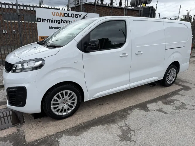 2023 Vauxhall Vivaro photo 1