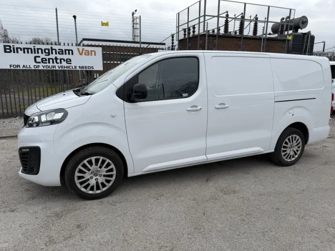 2023 Vauxhall Vivaro photo 1