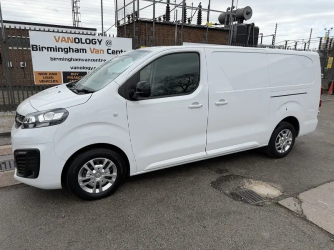 2024 Vauxhall Vivaro photo 1