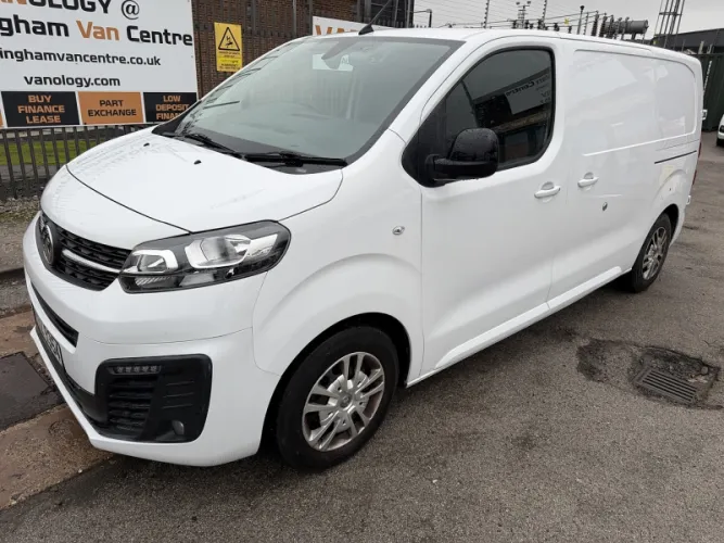 2022 Vauxhall Vivaro photo 1