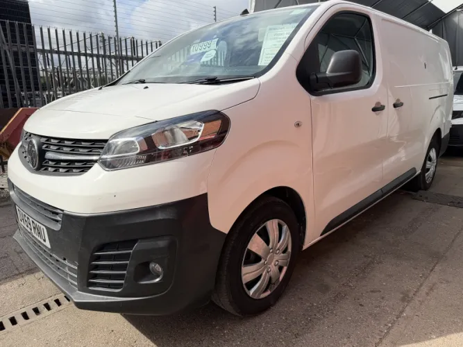 2019 Vauxhall Vivaro photo 1