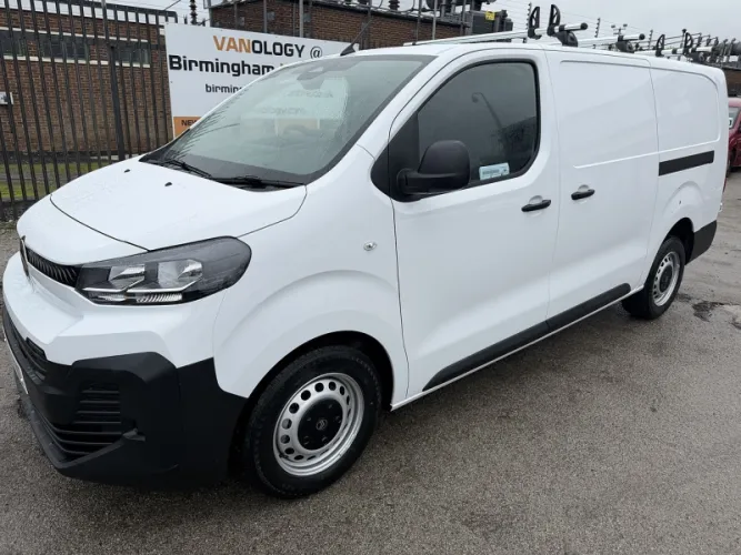 2023 Vauxhall Vivaro photo 1