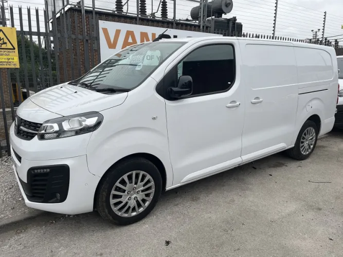 2023 Vauxhall Vivaro photo 1
