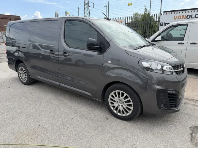 2023 Vauxhall Vivaro photo 1