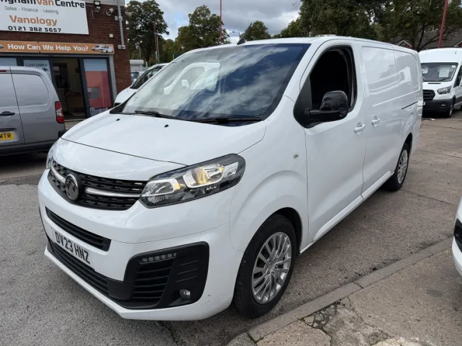 2023 Vauxhall Vivaro photo 1