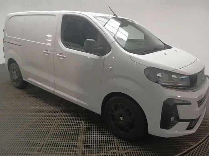 2024 Vauxhall Vivaro photo 1