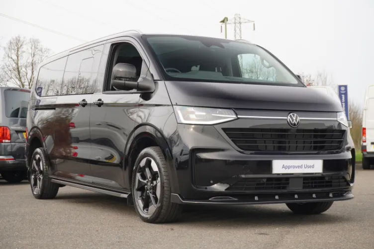 2025 Volkswagen TRANSPORTER SHUTTLE T32 photo 1