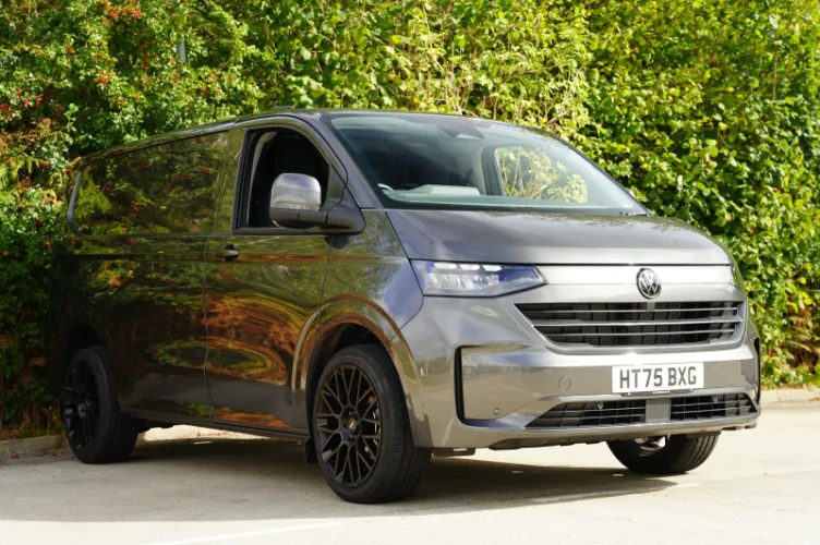 2025 Volkswagen TRANSPORTER T30 TDI photo 1