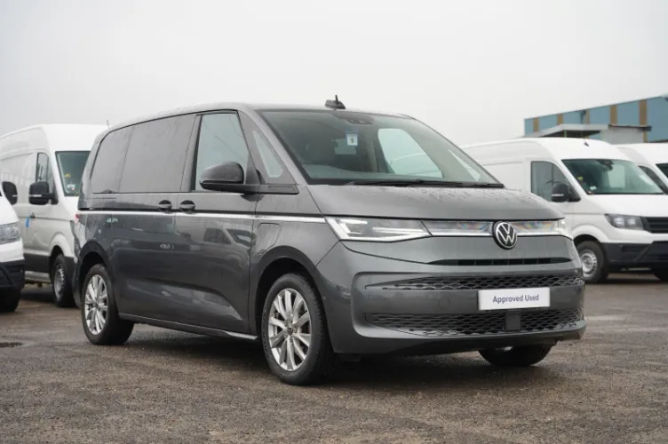 2023 Volkswagen MULTIVAN TSI eHybrid photo 1