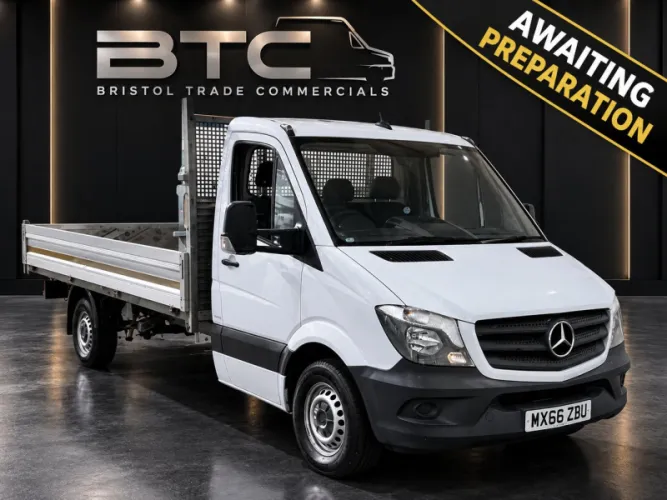 2016 Mercedes-Benz Sprinter photo 1