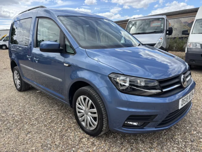 2018 VOLKSWAGEN CADDY LIFE photo 1