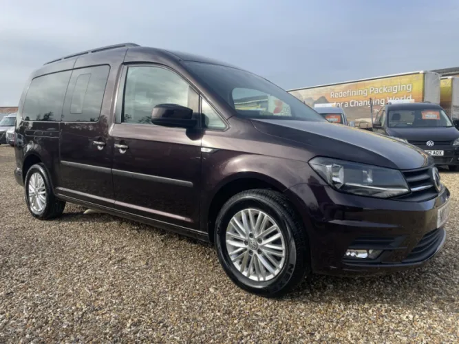2017 VOLKSWAGEN CADDY MAXI LIFE photo 1