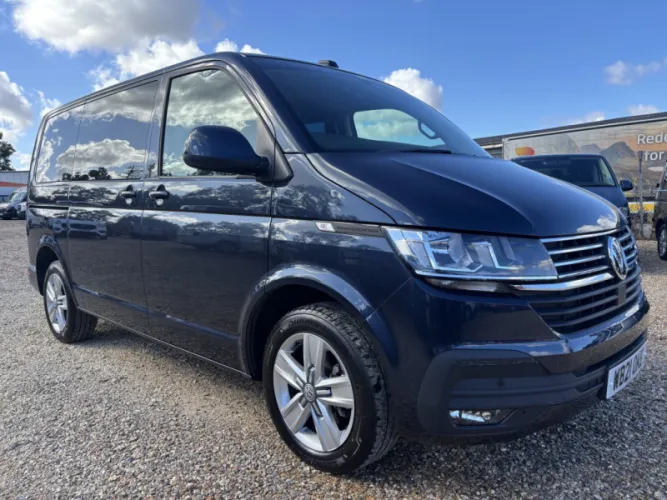 2021 VOLKSWAGEN TRANSPORTER SHUTTLE photo 1