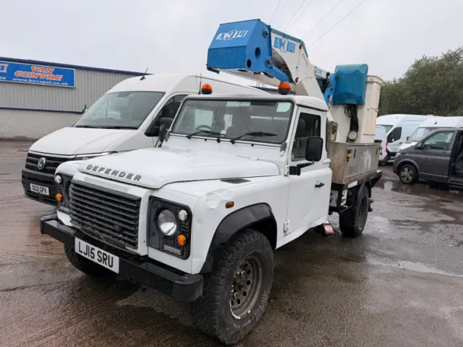 2015 Land Rover Defender 130 photo 1
