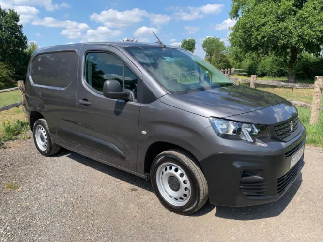 2023 PEUGEOT PARTNER photo 1