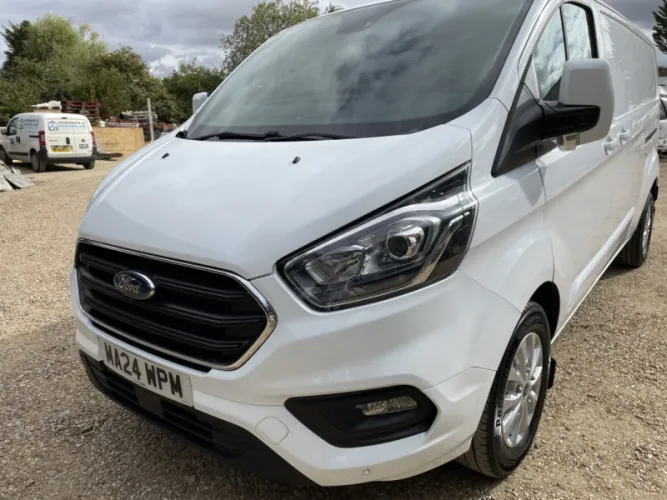 2024 Ford TRANSIT CUSTOM 2.0 photo 1