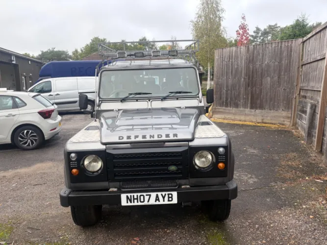 2007 Land Rover Defender 110 photo 1