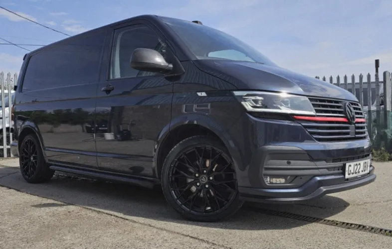 2022 VOLKSWAGEN TRANSPORTER photo 1
