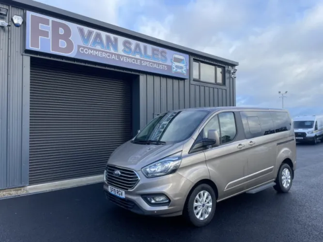 2019 FORD TOURNEO CUSTOM photo 1