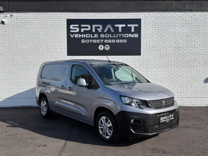 2019 Peugeot Partner photo 1