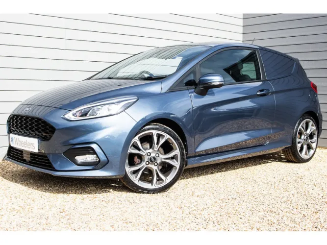 2020 Ford Fiesta Van photo 1