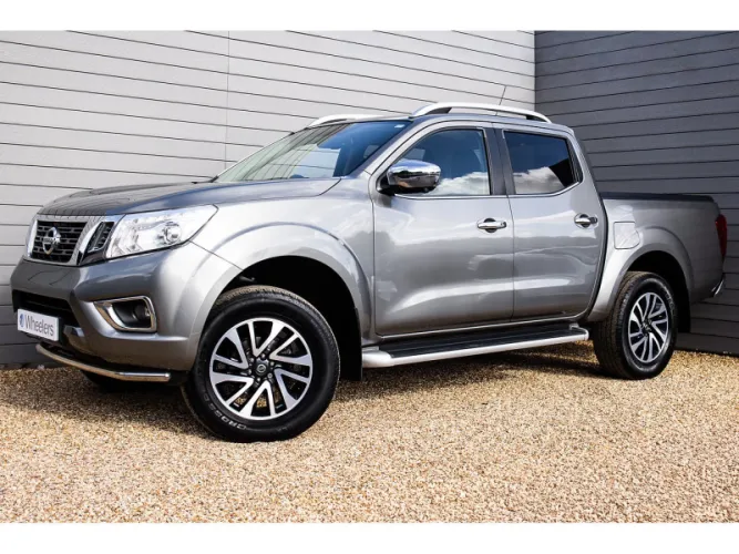 2019 Nissan Navara photo 1